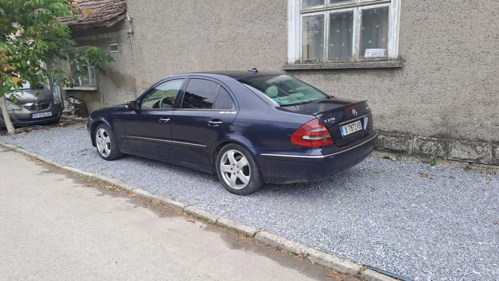 Mercedes-Benz E 270 2.7 CDI, снимка 16 - Автомобили и джипове - 56548704