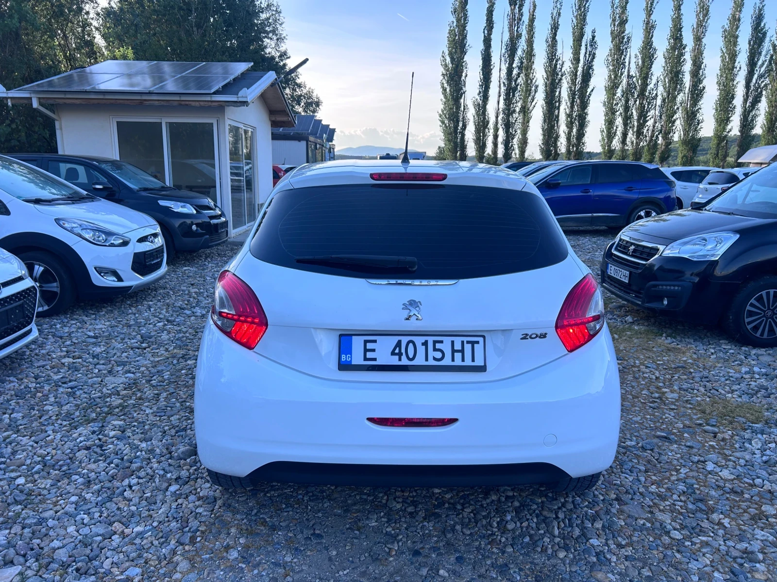 Peugeot 208 1.4 HDI РЕГИСТРИРАНА EURO 5, снимка 4 - Автомобили и джипове - 54672403