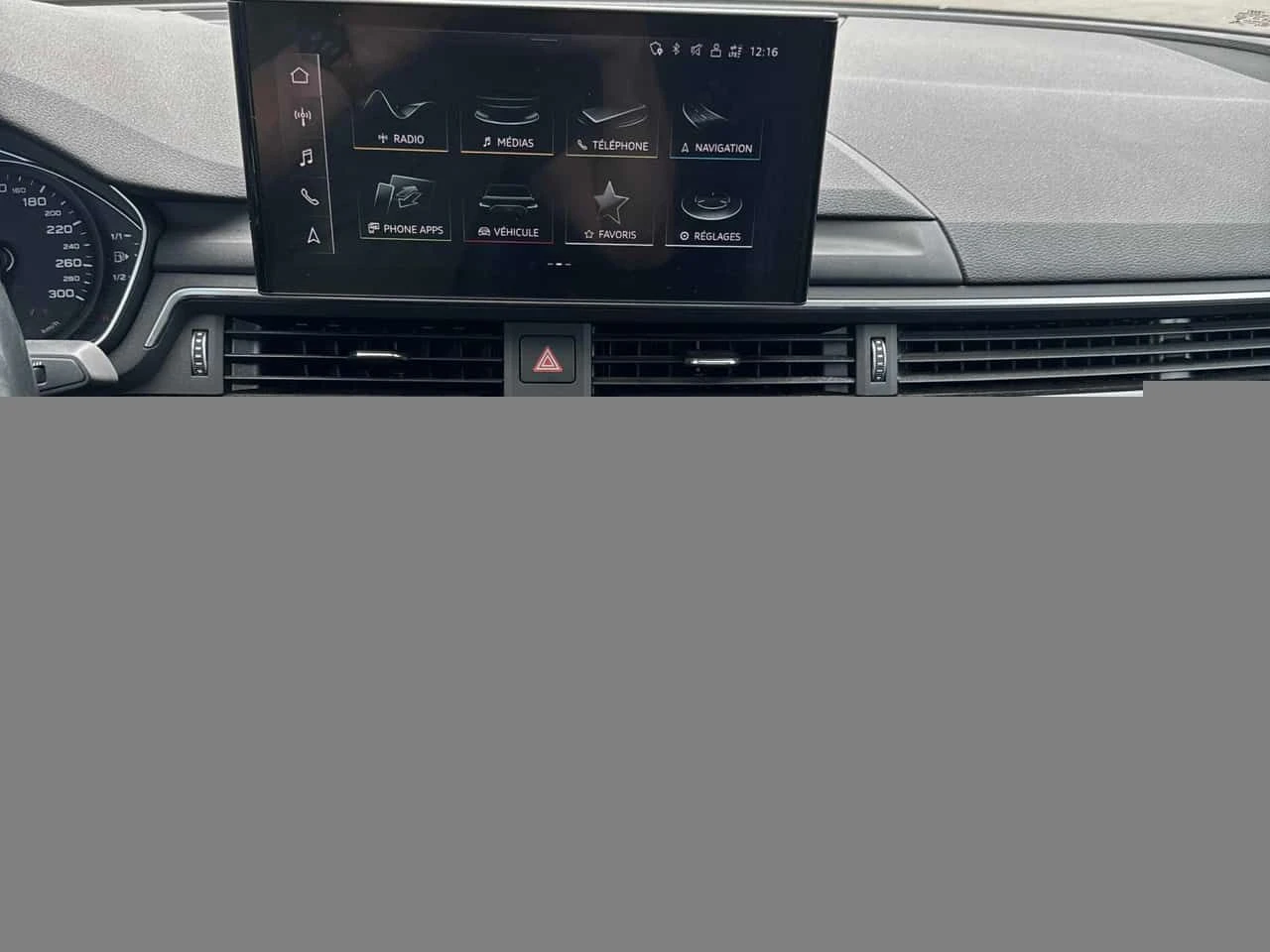 Audi A4 | Komfort | DISTRONIC | ПОДГРЕВ | ШИБИДАХ | , снимка 9 - Автомобили и джипове - 54876124