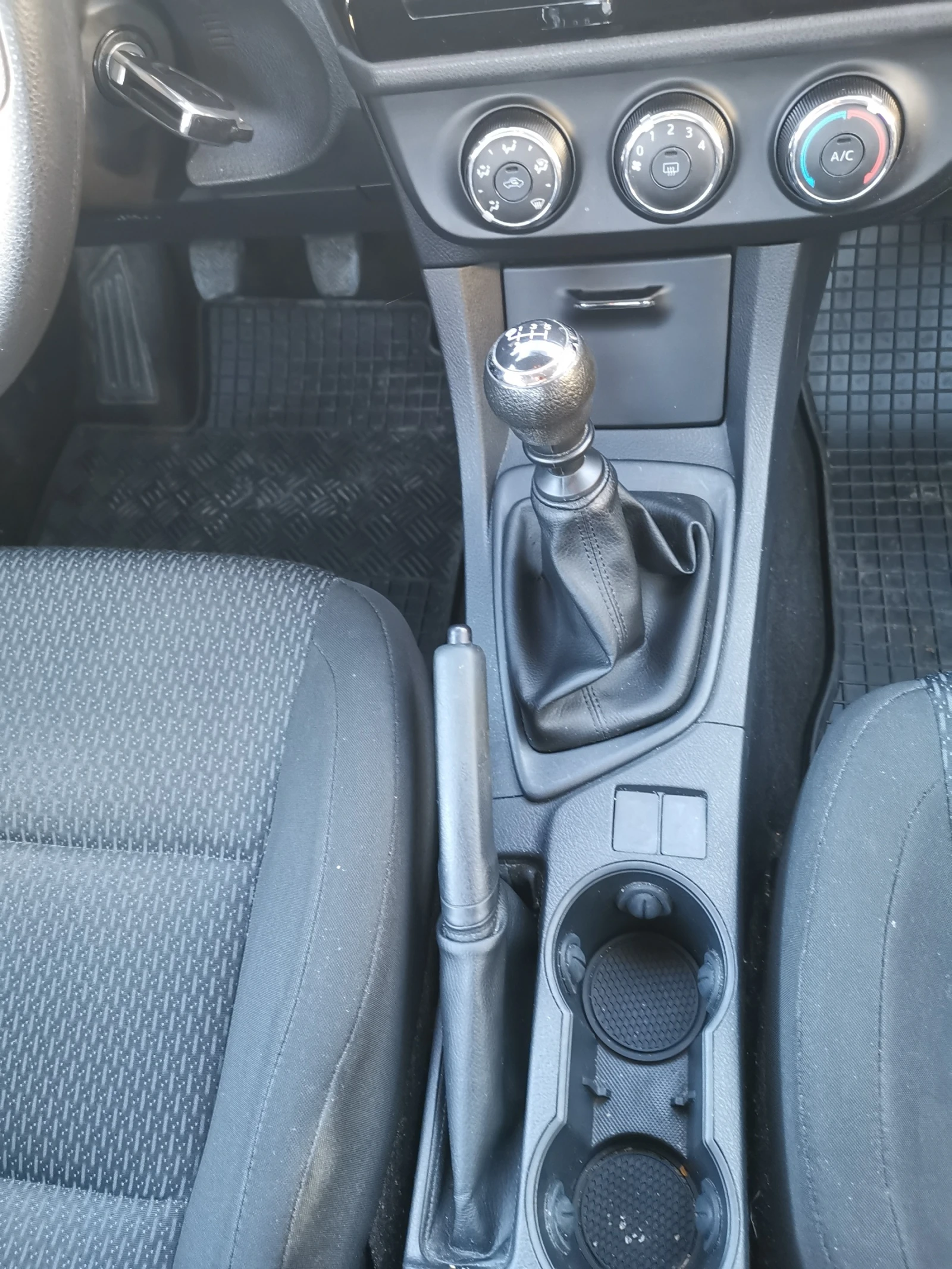 Toyota Corolla, снимка 10 - Автомобили и джипове - 54999689
