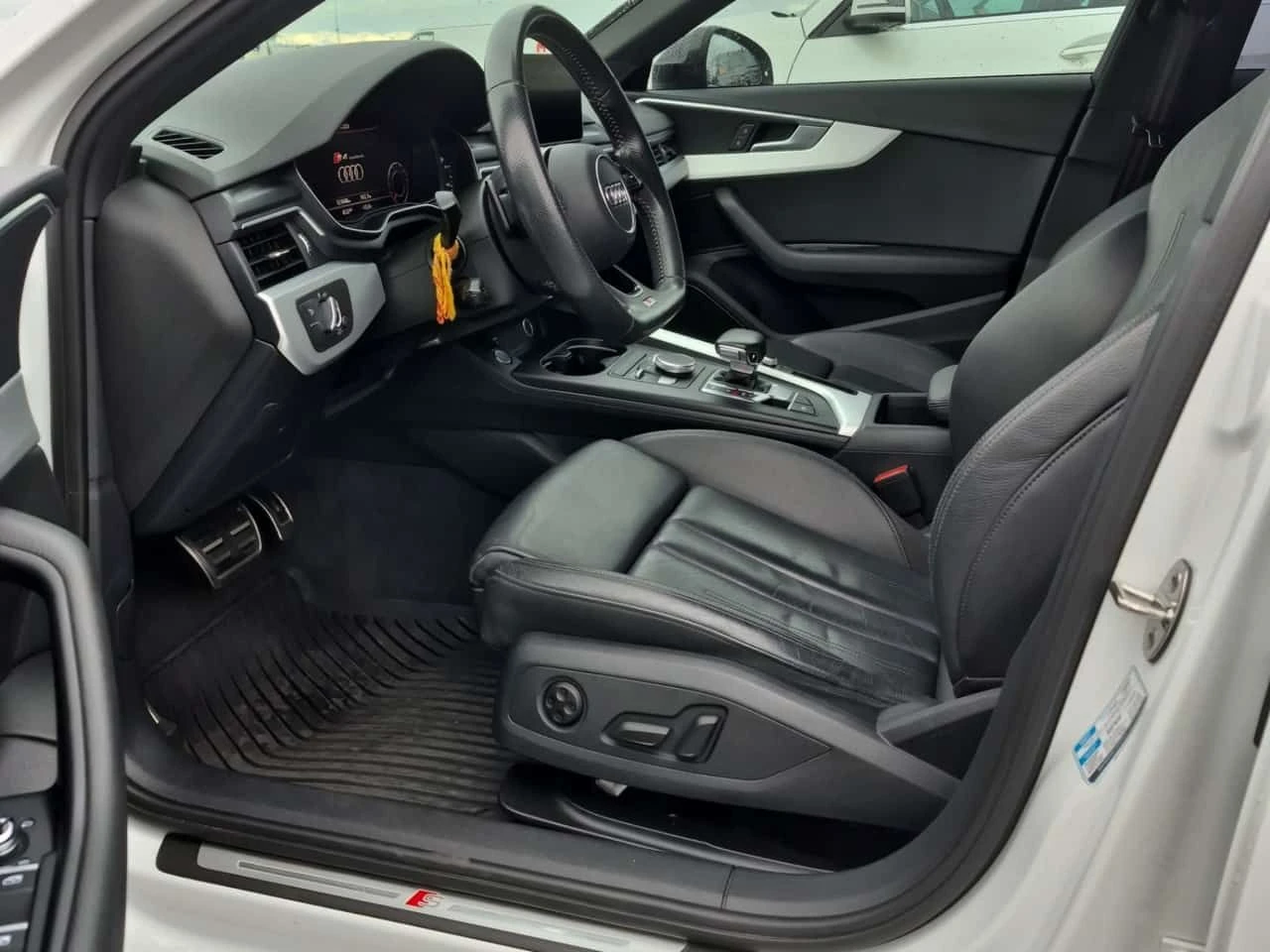 Audi A4 * PRESTIGE SEDAN 4D * CARFAX * БЕЗ ПЪРВОНАЧАЛНА ВН, снимка 5 - Автомобили и джипове - 55049984