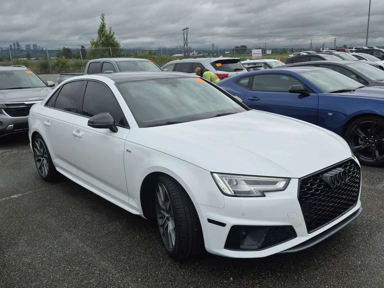 Audi A4 * PRESTIGE SEDAN 4D * CARFAX * БЕЗ ПЪРВОНАЧАЛНА ВН, снимка 2 - Автомобили и джипове - 55049984