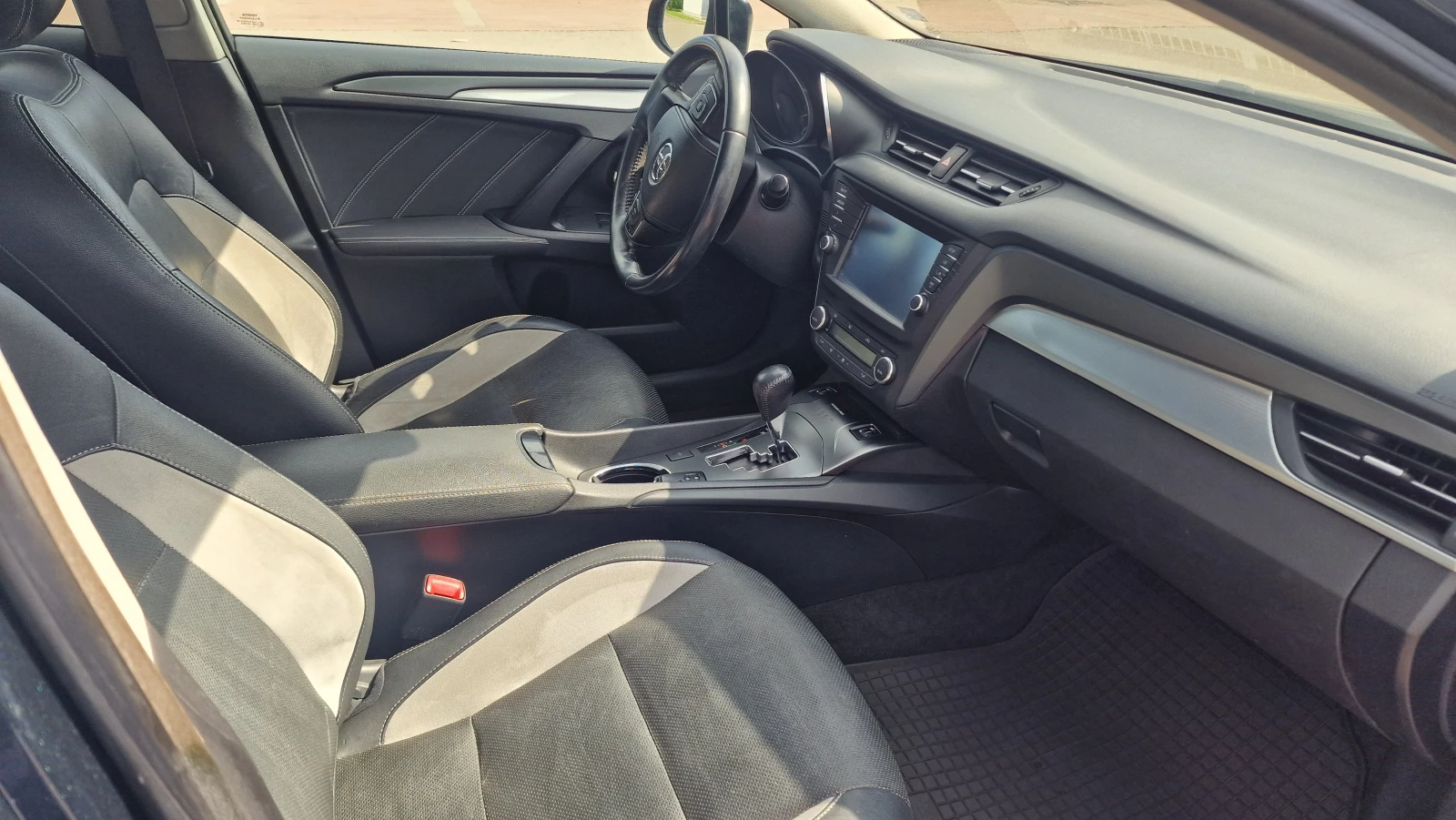Toyota Avensis Т27  , снимка 9 - Автомобили и джипове - 55737666