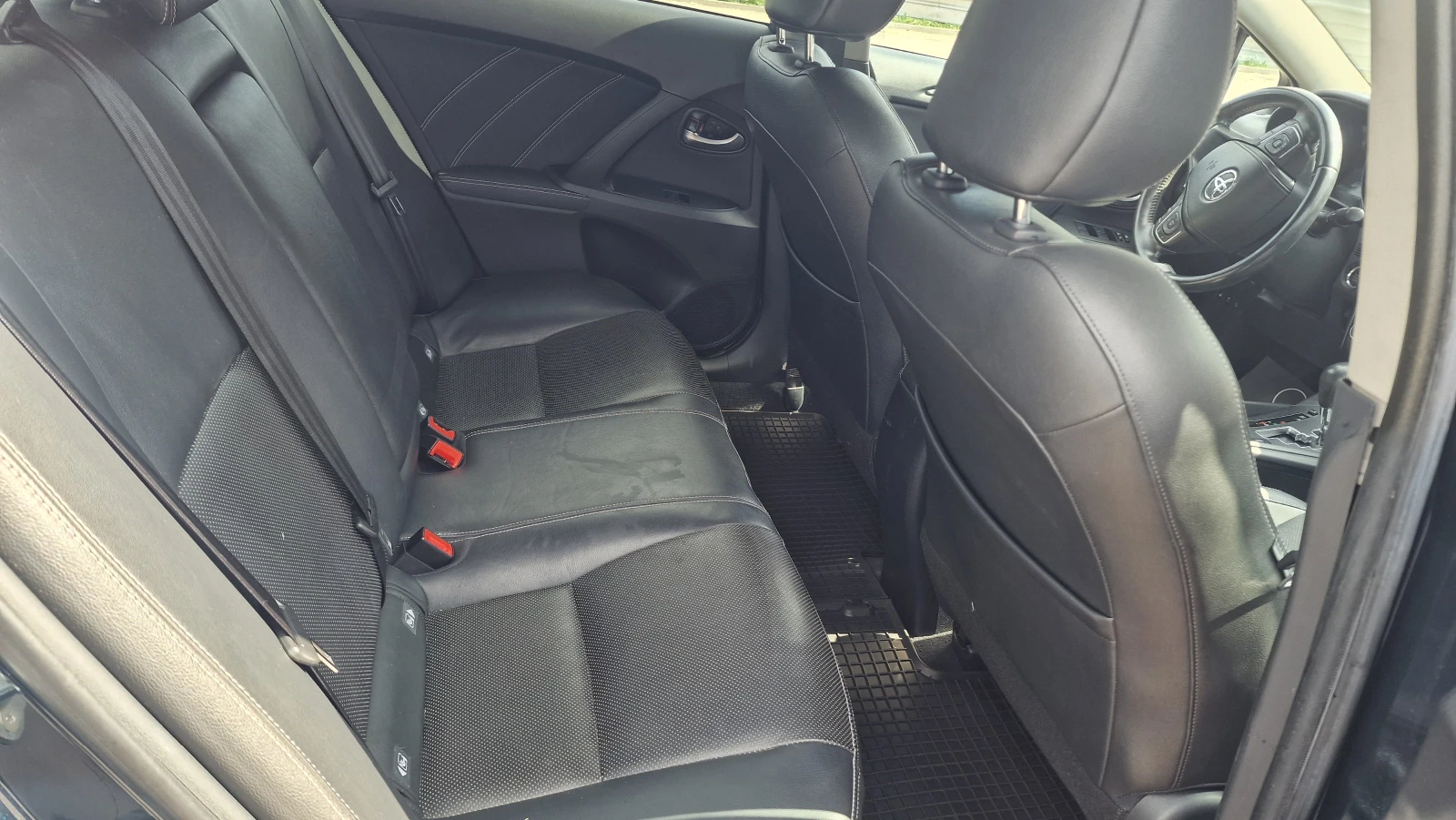 Toyota Avensis Т27  , снимка 8 - Автомобили и джипове - 55737666