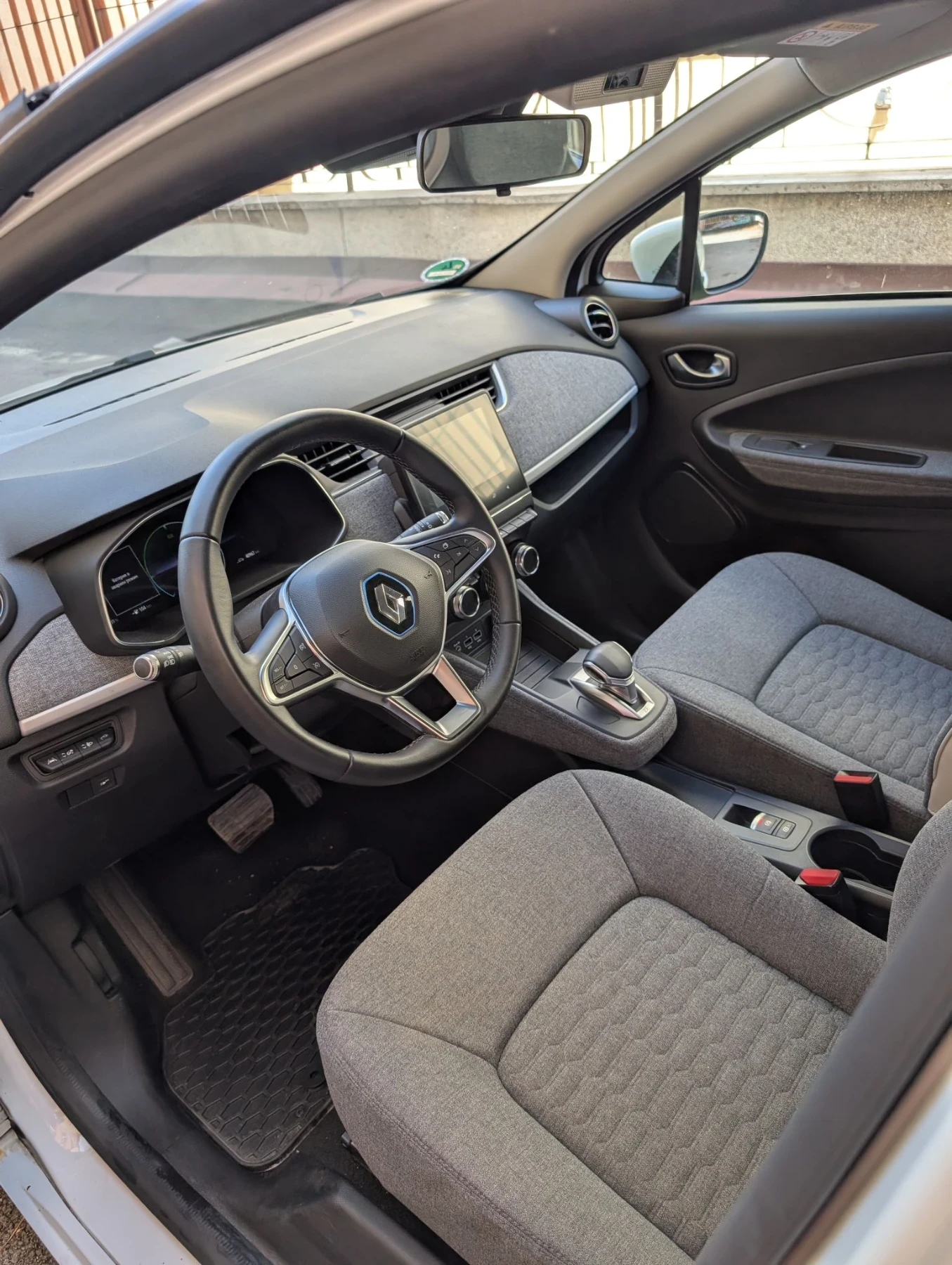 Renault Zoe 52kW_CCS_Гаранц_SoH95_Сертиф_Кам_Парктр._Серв.книж, снимка 11 - Автомобили и джипове - 55879977