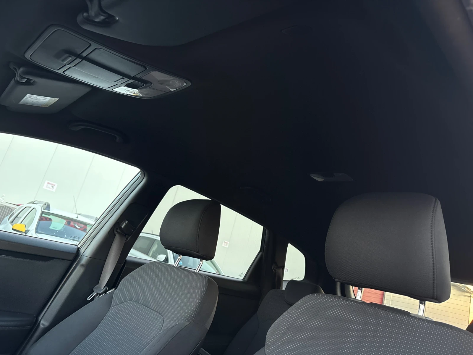 Kia Carens 1.7 116кс* Камера* Keyless* LED* , снимка 13 - Автомобили и джипове - 56133701