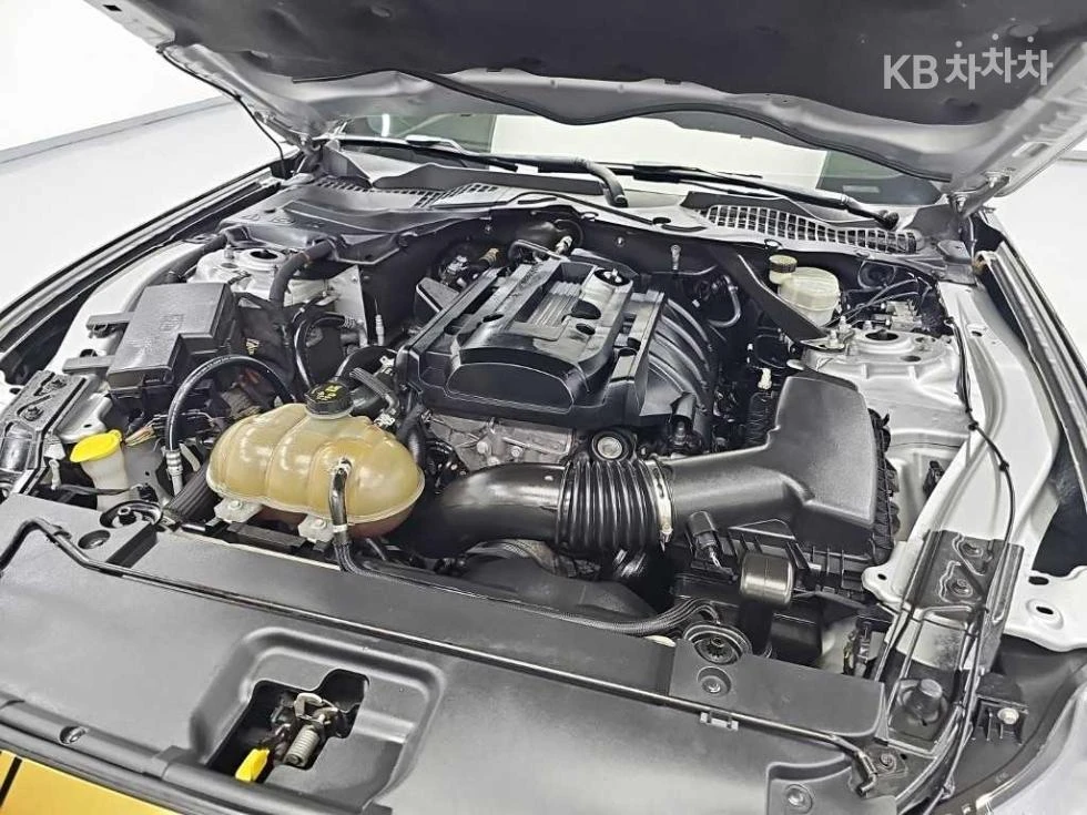 Ford Mustang ПОДГРЕВИ | ОБДУХВАНЕ | КАМЕРА | ЛИЗИНГ, снимка 6 - Автомобили и джипове - 56360764