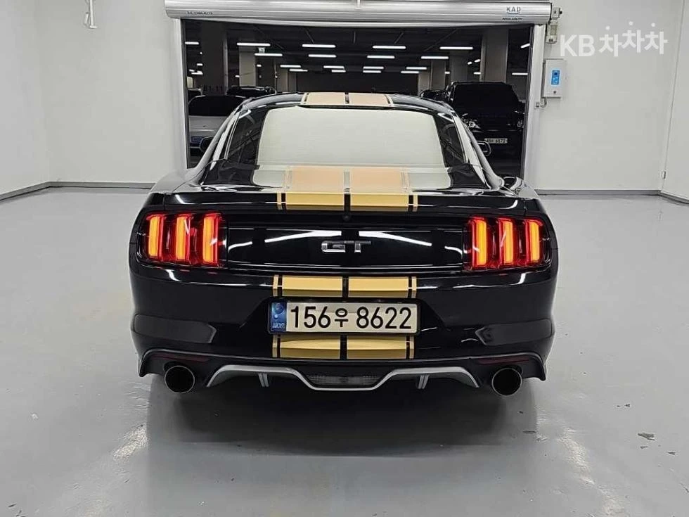 Ford Mustang ПОДГРЕВИ | ОБДУХВАНЕ | КАМЕРА | ЛИЗИНГ, снимка 2 - Автомобили и джипове - 56360764