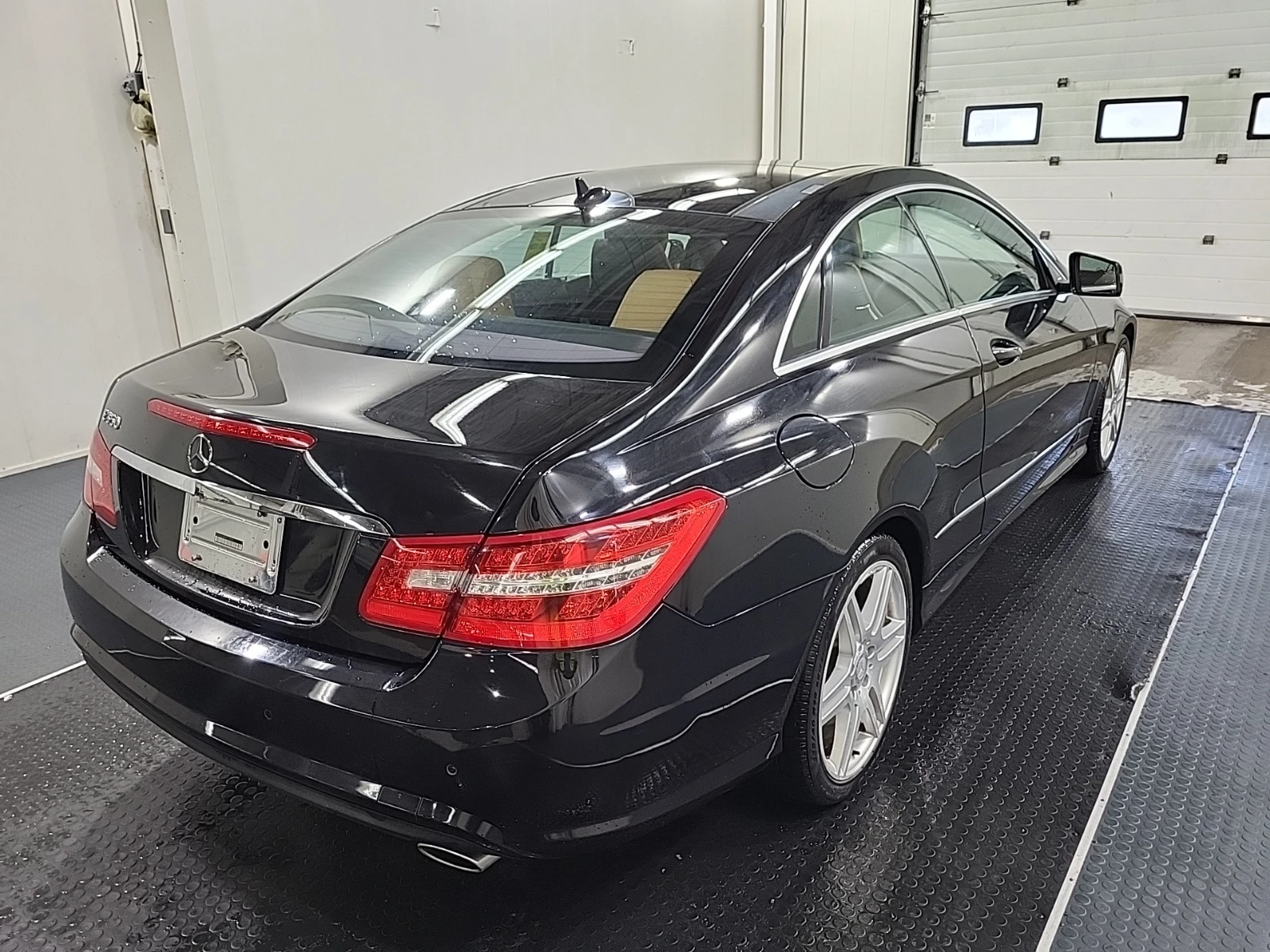 Mercedes-Benz E 350 AMG-Pack* �������* Harman/Kardon* �������*  | Mobile.bg � ����������� 4
