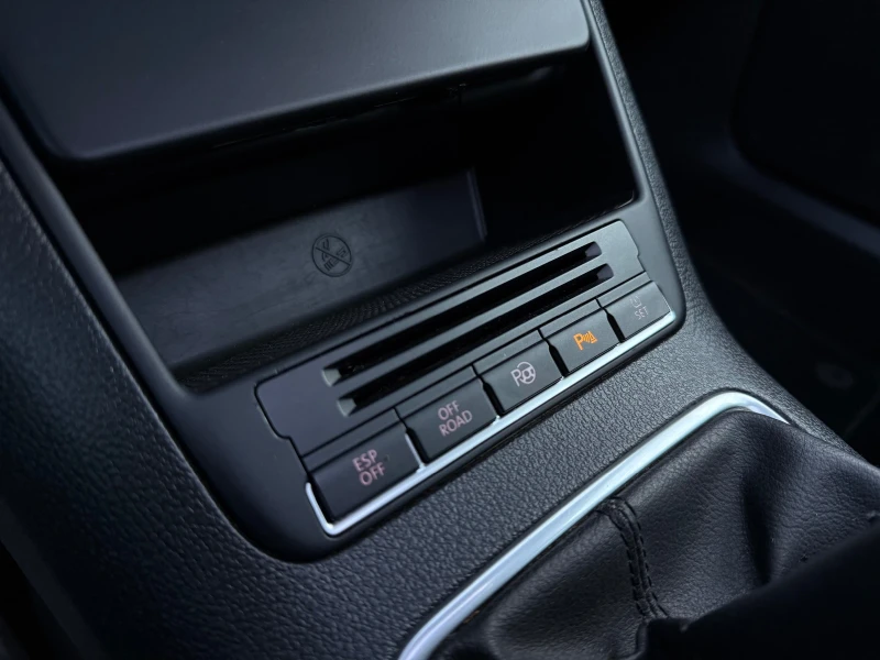 VW Tiguan 2.0TDi 4Motion Кожа Нави Пано, снимка 12 - Автомобили и джипове - 50074190