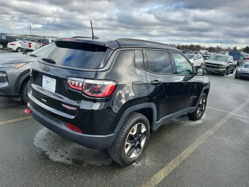 Jeep Compass  TRAILHAWK * CARFAX * ФИНАНСИРАНЕ, снимка 3 - Автомобили и джипове - 53074737