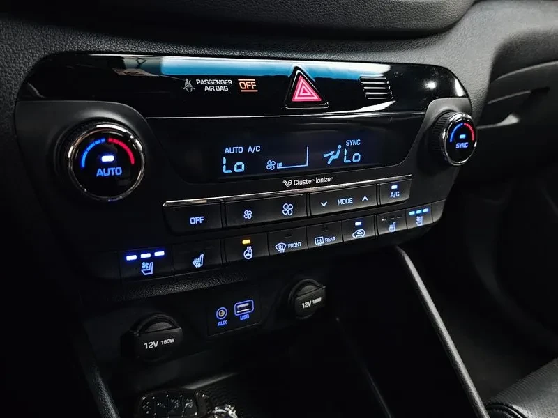 Hyundai Tucson 1.7 2WD, снимка 17 - Автомобили и джипове - 55747427