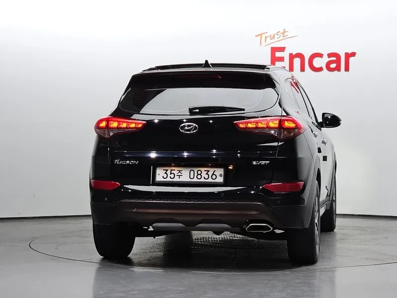 Hyundai Tucson 1.7 2WD, снимка 4 - Автомобили и джипове - 55747427