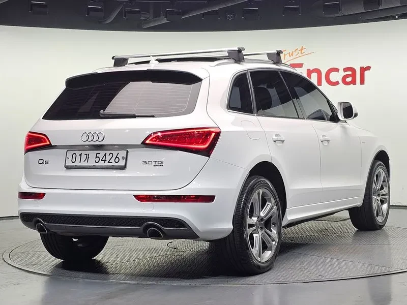 Audi Q5 3.0 TDI Quattro - САМО 30% АВАНС, снимка 2 - Автомобили и джипове - 56007918