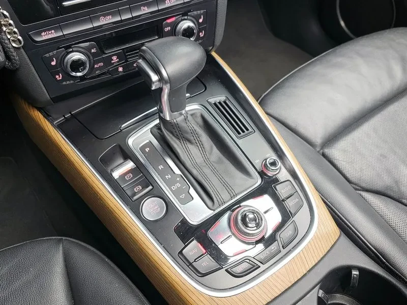 Audi Q5 3.0 TDI Quattro - САМО 30% АВАНС, снимка 9 - Автомобили и джипове - 56007918