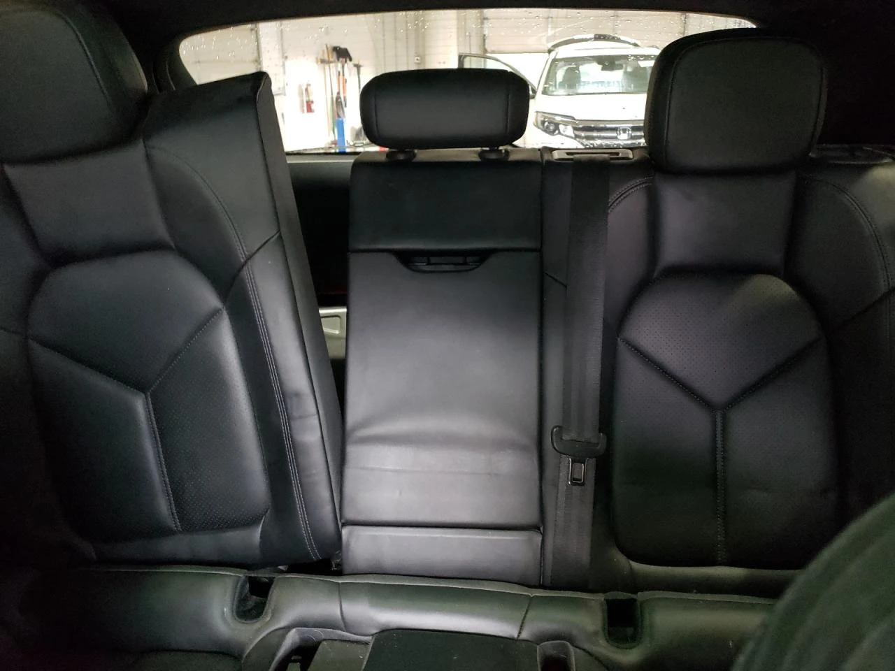 Porsche Macan 2.0 Turbo / AWD / Кожен салон / Панорамен покрив / - изображение 10