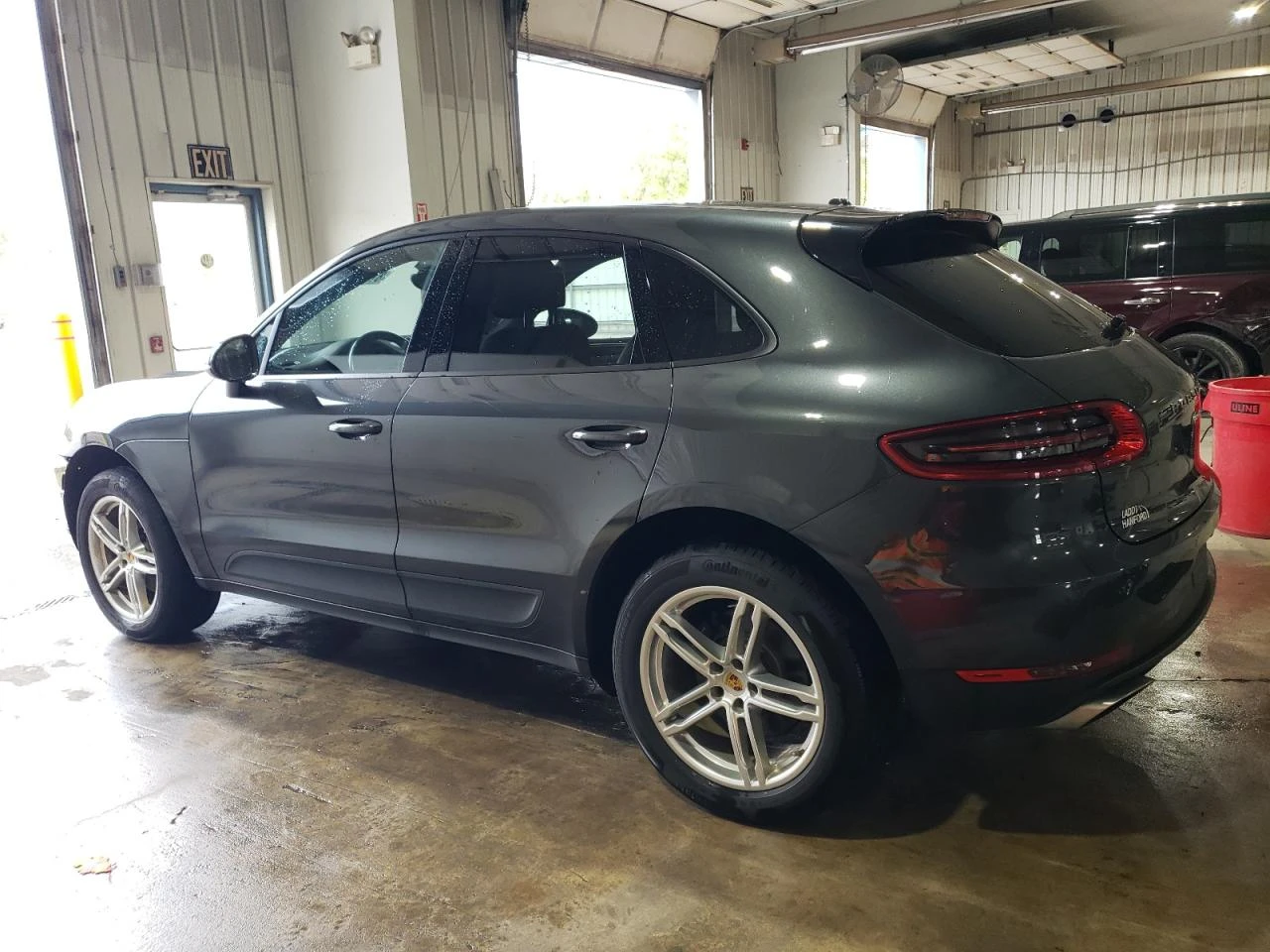 Porsche Macan 2.0 Turbo / AWD / Кожен салон / Панорамен покрив / - изображение 2