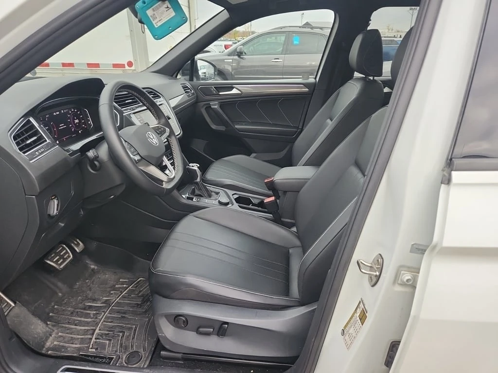 VW Tiguan * COMFORTLINE R LINE BLACK EDITION * CARFAX * БЕЗ  - изображение 5