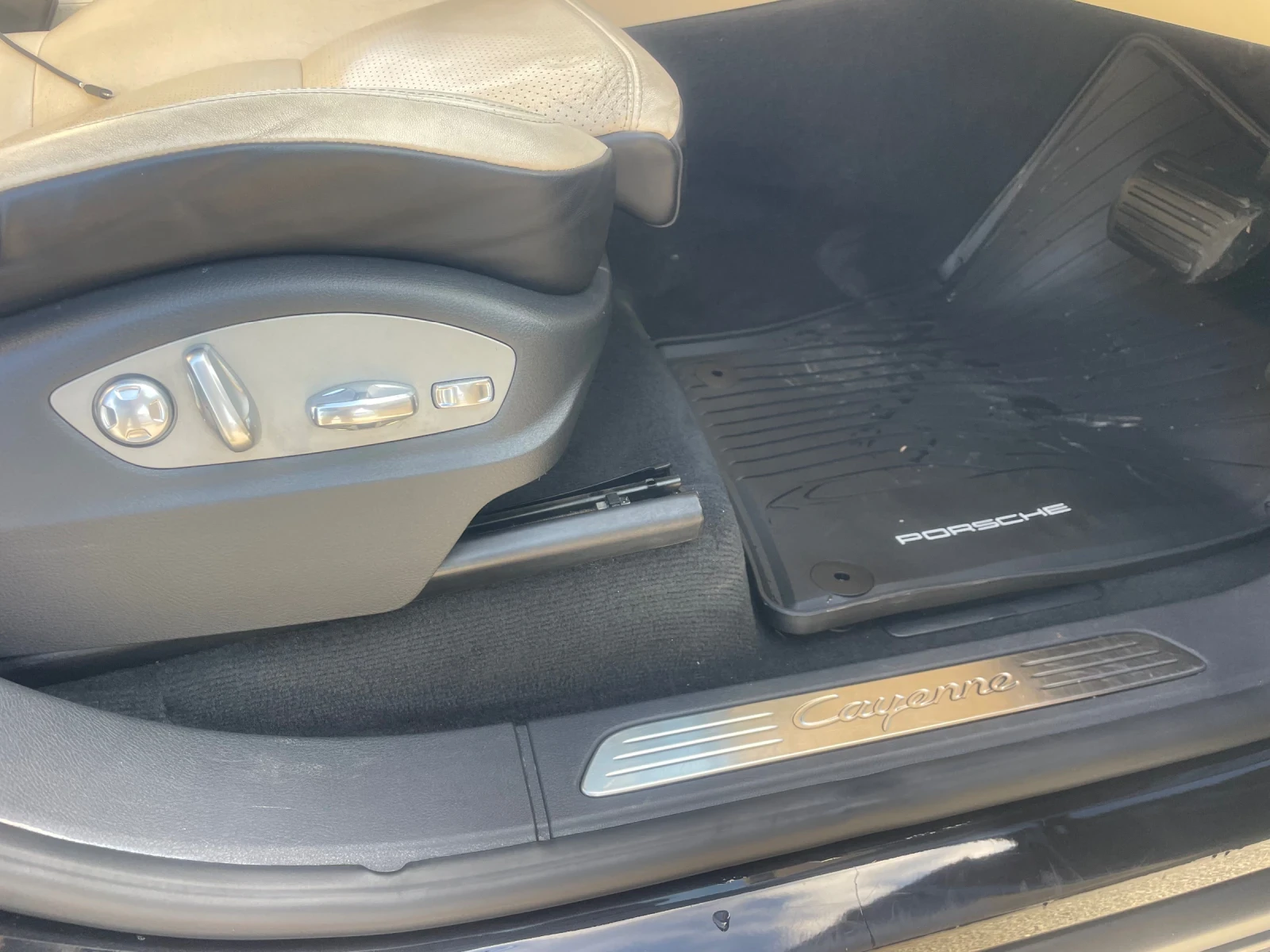 Porsche Cayenne 3.0D* Facelift* Premium Pack* Panorama* , снимка 8 - Автомобили и джипове - 53929557