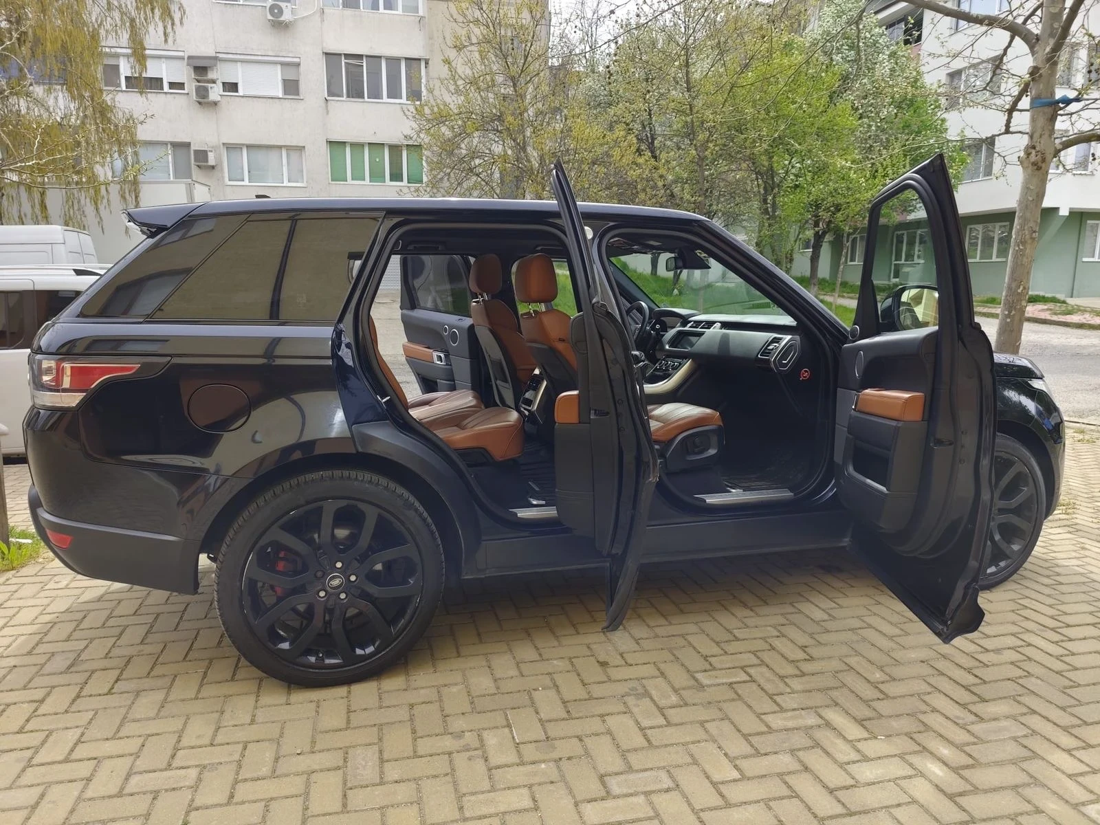 Land Rover Range Rover Sport 3.0 TDV6 AWD Automatic (258 hp), снимка 5 - Автомобили и джипове - 54333242