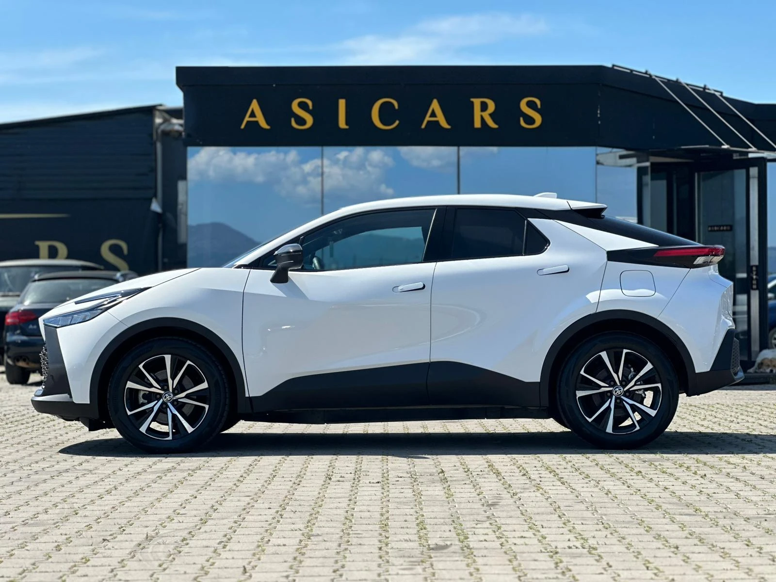 Toyota C-HR / 2.0 / PLUG-IN HYBRID / TOP /, снимка 2 - Автомобили и джипове - 54441558
