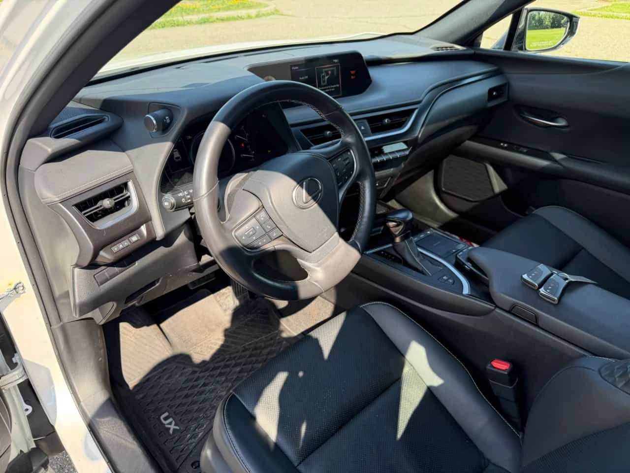 Lexus UX * 250h * CARFAX * ���� �� �� | Mobile.bg � ����������� 12