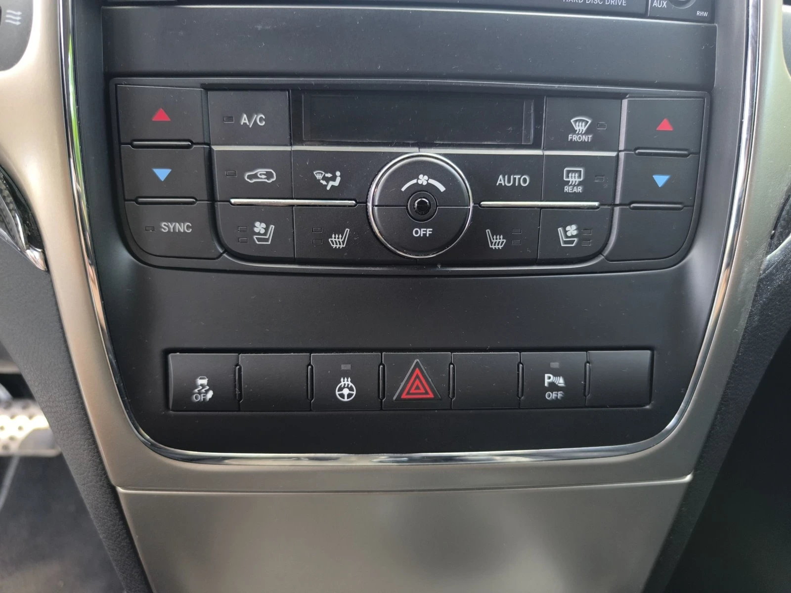 Jeep Grand cherokee 3.0CRD Панорама Дистроник, снимка 11 - Автомобили и джипове - 55274337
