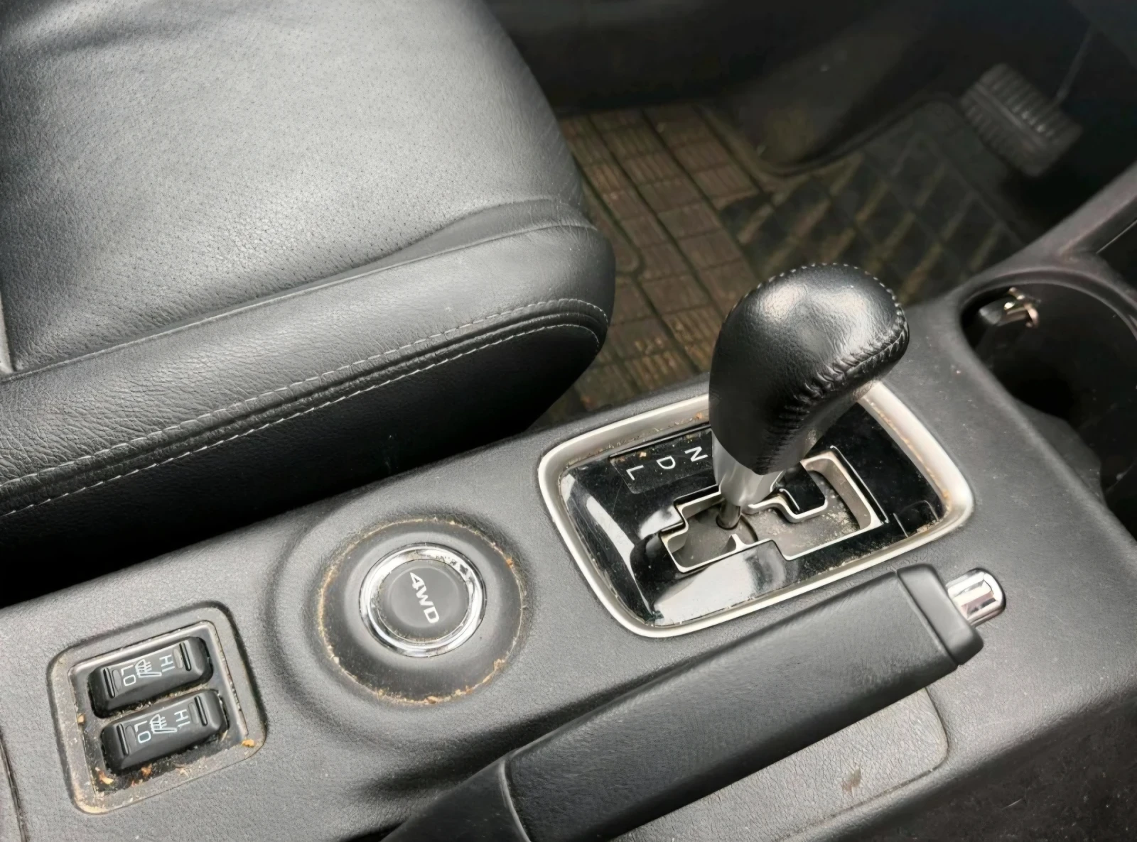 Mitsubishi Outlander NAVI* PDC* XENON* ����* CAM* AUT* TUV* 7����� | Mobile.bg � ����������� 13