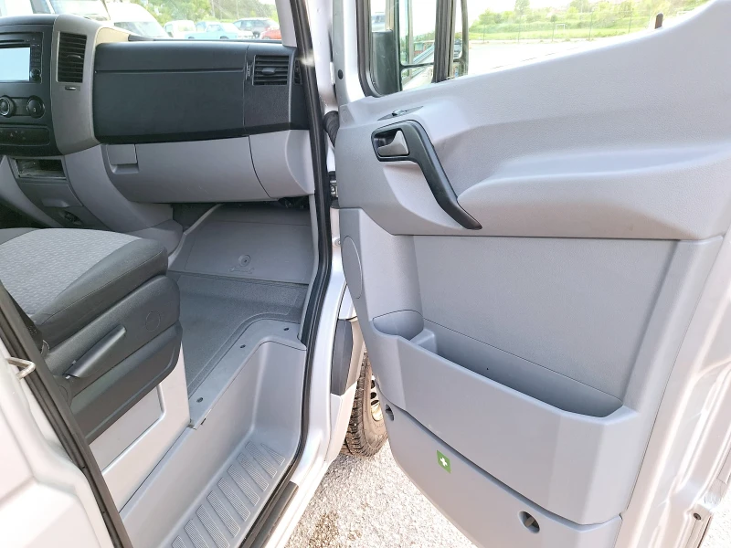 VW Crafter 2.0tdi, снимка 10 - Бусове и автобуси - 52349602