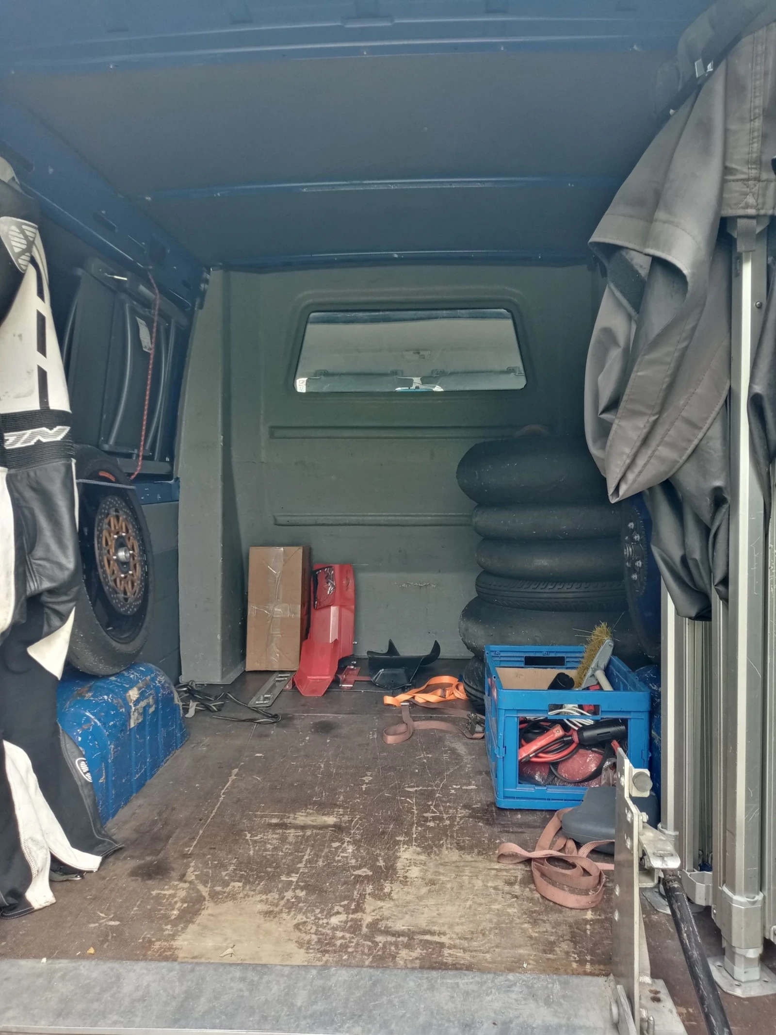 Mercedes-Benz Sprinter 216 klima tempomat, снимка 13 - Бусове и автобуси - 54797136