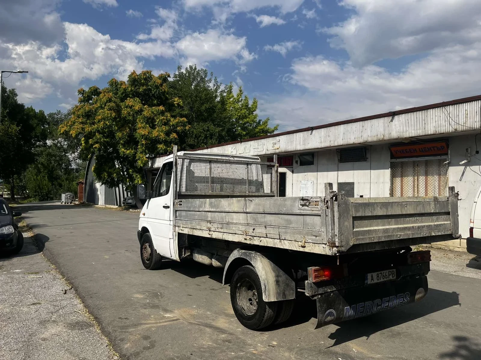Mercedes-Benz Sprinter 411 Самосвал, снимка 4 - Бусове и автобуси - 55579711