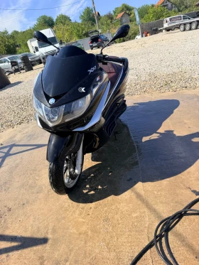 ������ Piaggio X10