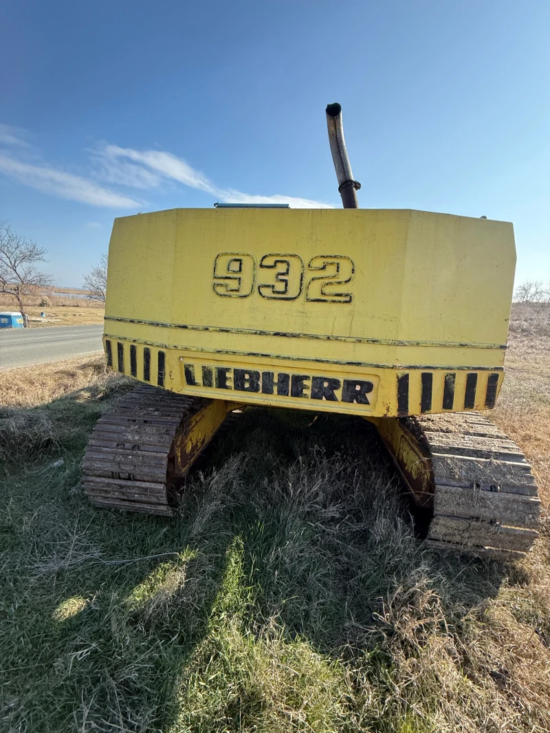 Багер Liebherr 932, снимка 5 - Индустриална техника - 49590674