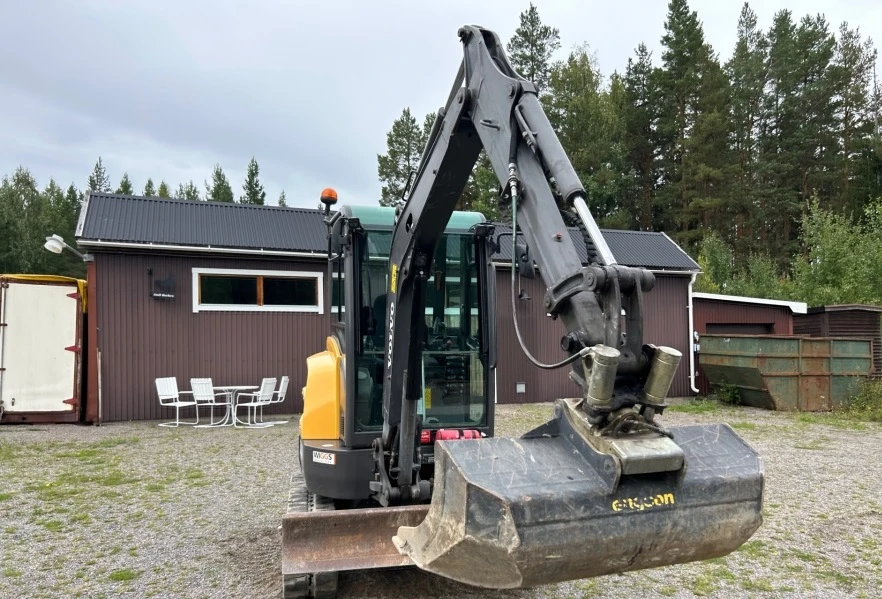 Багер Volvo ECR25D, снимка 8 - Индустриална техника - 54874282