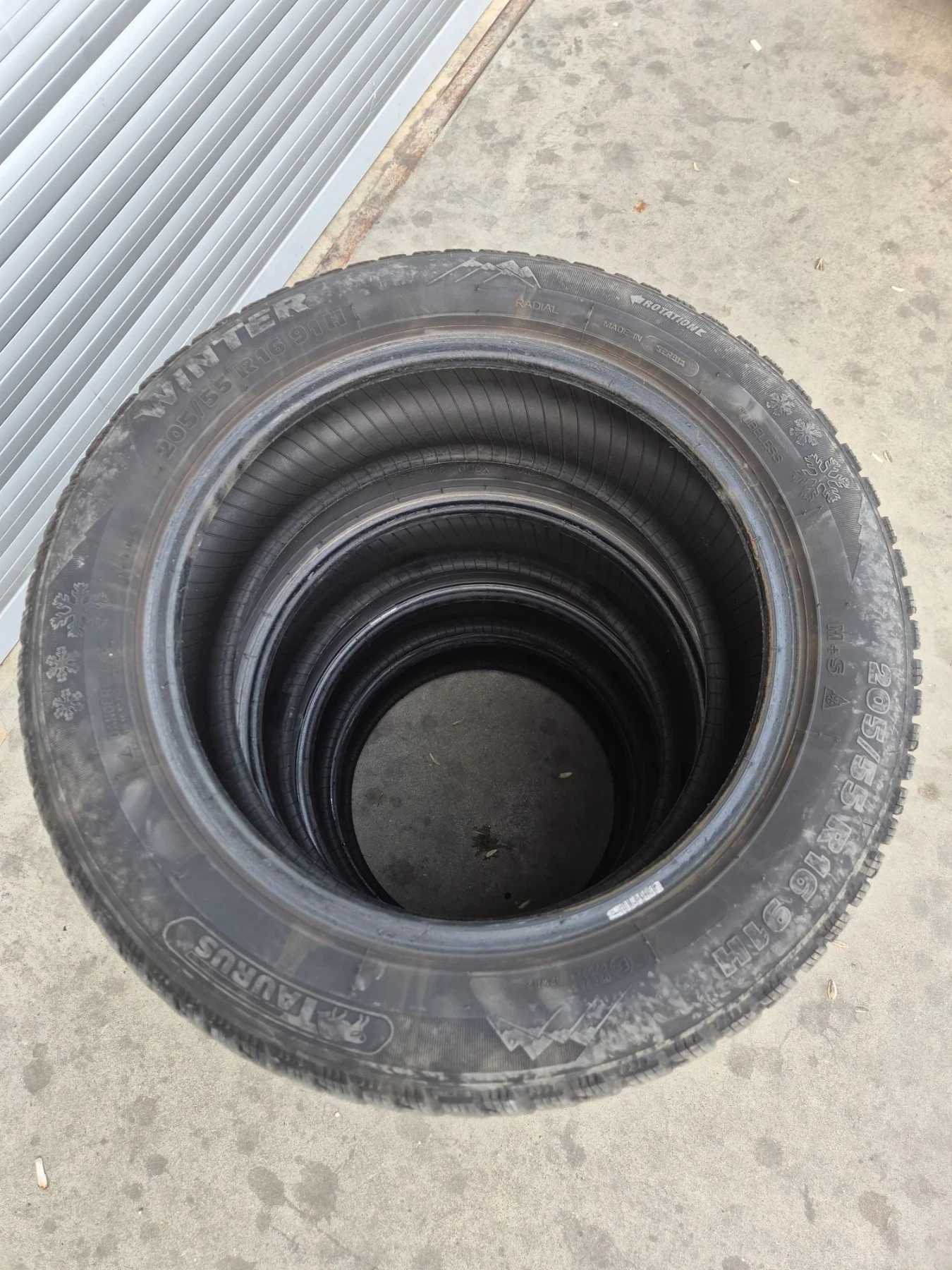 Гуми Зимни 205/55R16, снимка 3 - Гуми и джанти - 55933741