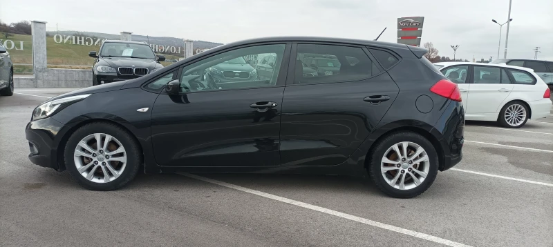 Kia Ceed 1.6 CRDI, снимка 3 - Автомобили и джипове - 48227049