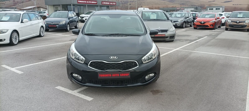 Kia Ceed 1.6 CRDI, снимка 2 - Автомобили и джипове - 48227049