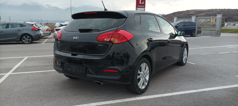 Kia Ceed 1.6 CRDI, снимка 6 - Автомобили и джипове - 48227049