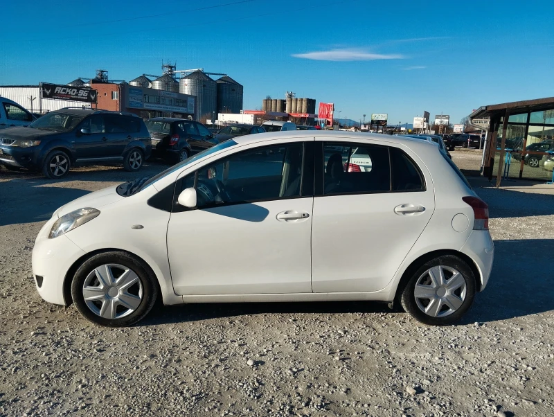 Toyota Yaris БЕНЗИН 1.33 100к.с.6 СКОРОСТИ , снимка 4 - Автомобили и джипове - 48311019