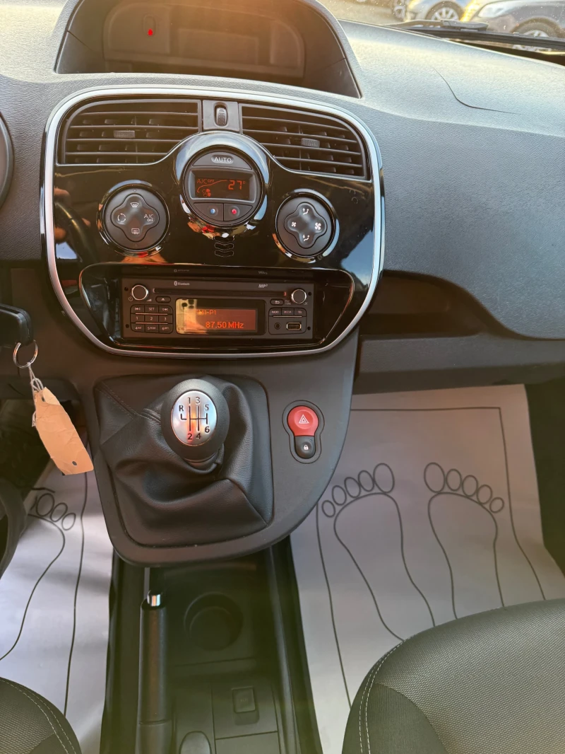 Renault Kangoo 1.2i CH 6sk 111000km, снимка 6 - Автомобили и джипове - 48907354