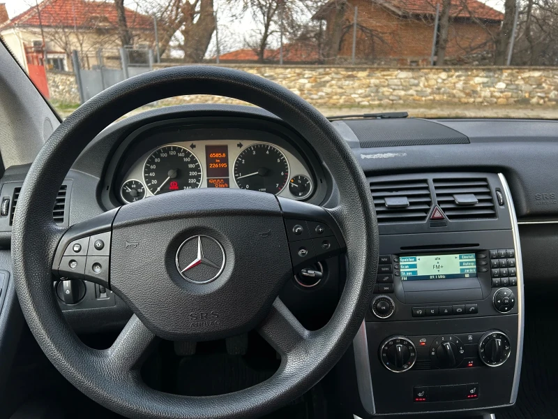 Mercedes-Benz B 170 1.7i 116к.с.* КЛИМА* НАВИ* ПОДГРЕВ* , снимка 14 - Автомобили и джипове - 49504411