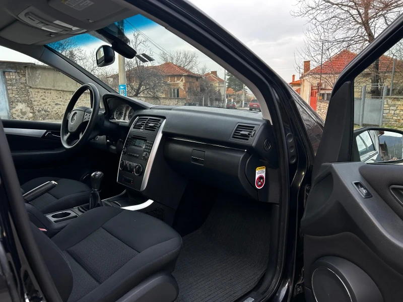 Mercedes-Benz B 170 1.7i 116к.с.* КЛИМА* НАВИ* ПОДГРЕВ* , снимка 9 - Автомобили и джипове - 49504411