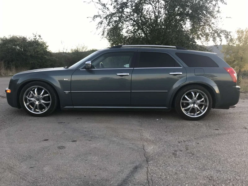 Chrysler 300c 5.7 HEMI | 4X4 | ГАЗ | ВНОС ШВЕЙЦАРИЯ, снимка 17 - Автомобили и джипове - 50648524