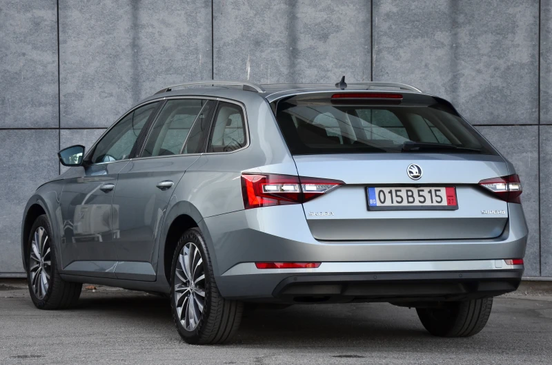 Skoda Superb 2.0 TDI , снимка 6 - Автомобили и джипове - 51608508
