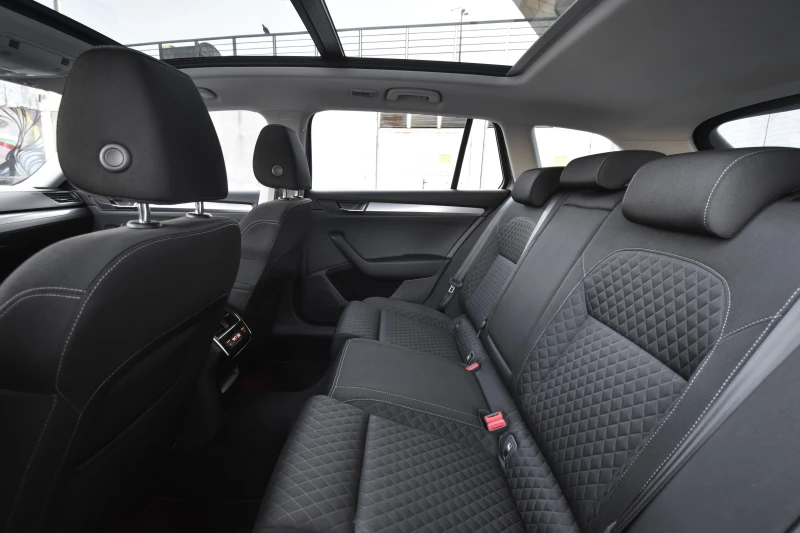 Skoda Superb 2.0 TDI , снимка 8 - Автомобили и джипове - 51608508