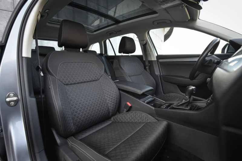 Skoda Superb 2.0 TDI , снимка 9 - Автомобили и джипове - 51608508