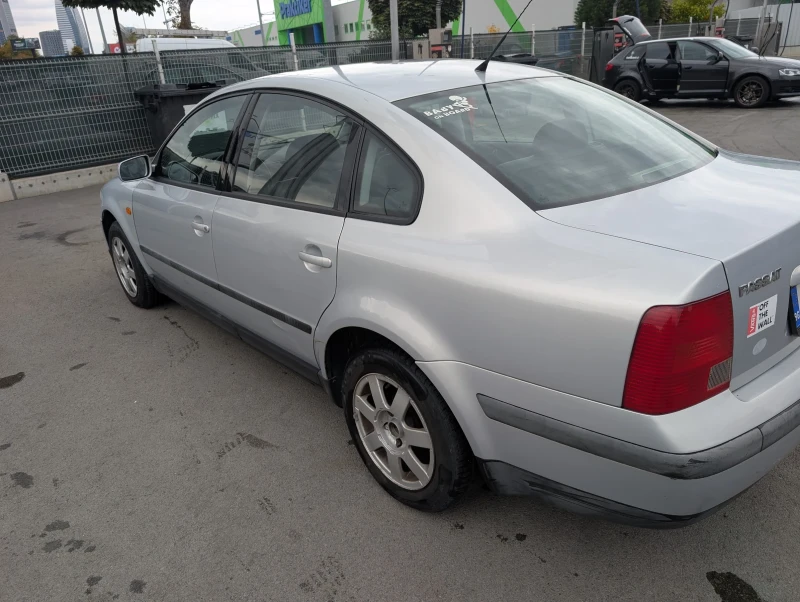 VW Passat 1.8T, снимка 4 - Автомобили и джипове - 52050198