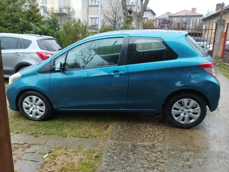 Toyota Yaris 1.0i, снимка 4 - Автомобили и джипове - 52891735