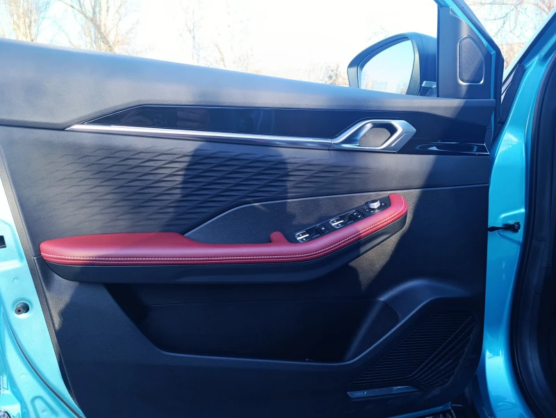 Geely Coolray 1.5 GF 7 DCT В Гаранция до 12/28 година!, снимка 11 - Автомобили и джипове - 53168186