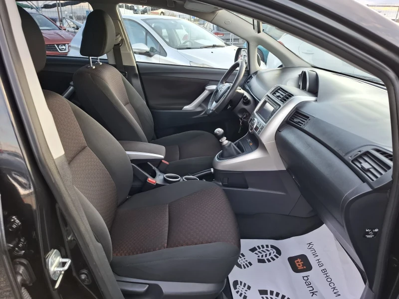 Toyota Verso 1.8i, снимка 8 - Автомобили и джипове - 53403885